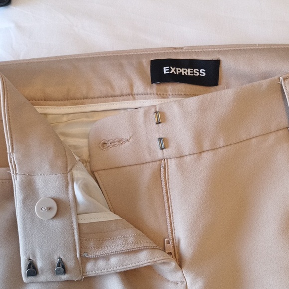 Express Columnist Barely Boot Low Rise Pants. Stretchy Size 6 Short - Picture 3 of 5